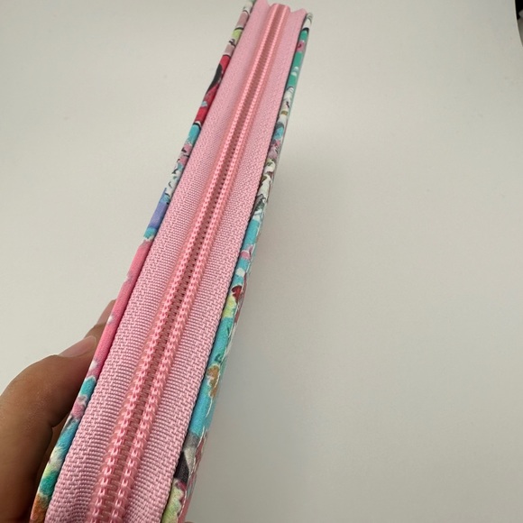 Hello Kitty Zipper Wallet- Brand New - Picture 3 of 5